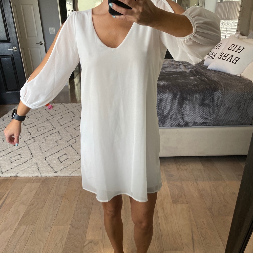 Lulus split sleeve mini Sz xs